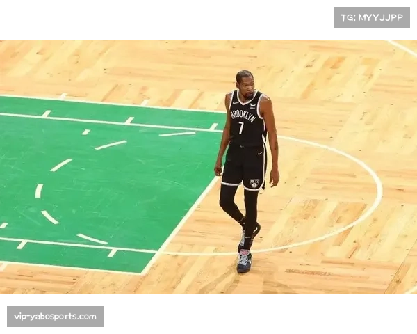 黄蜂查尔斯李推行极致空间篮球 无球掩护与快速传导提升进攻效率